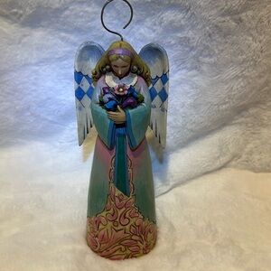 Jim Shore 2007 Angel figurine Heartwood Creek. Gifts from the Garden stunning!